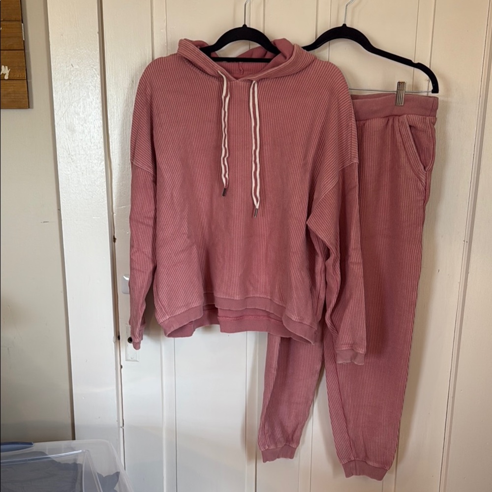 Aerie Ribbed Sweatshirt and matching sweatpants size xl & med.